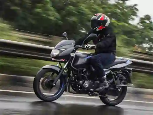 Gra Bajaj Pulsar 125 w Internecie