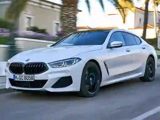 Gra BMW 8-Series w Internecie