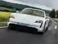 Gra Porsche Taycan w Internecie