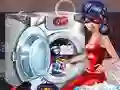 Gra LadyBug Washing Costumes w Internecie
