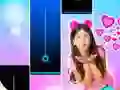 Gra Maria Clara e JP Piano Game Tiles w Internecie
