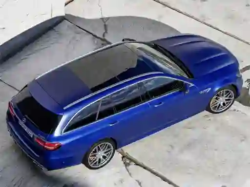 Gra Mercedes Benz E63 Amg Estate Slide w Internecie