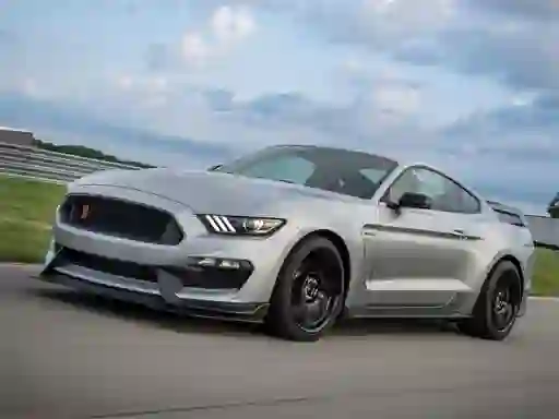 Gra Mustang Shelby Puzzle w Internecie